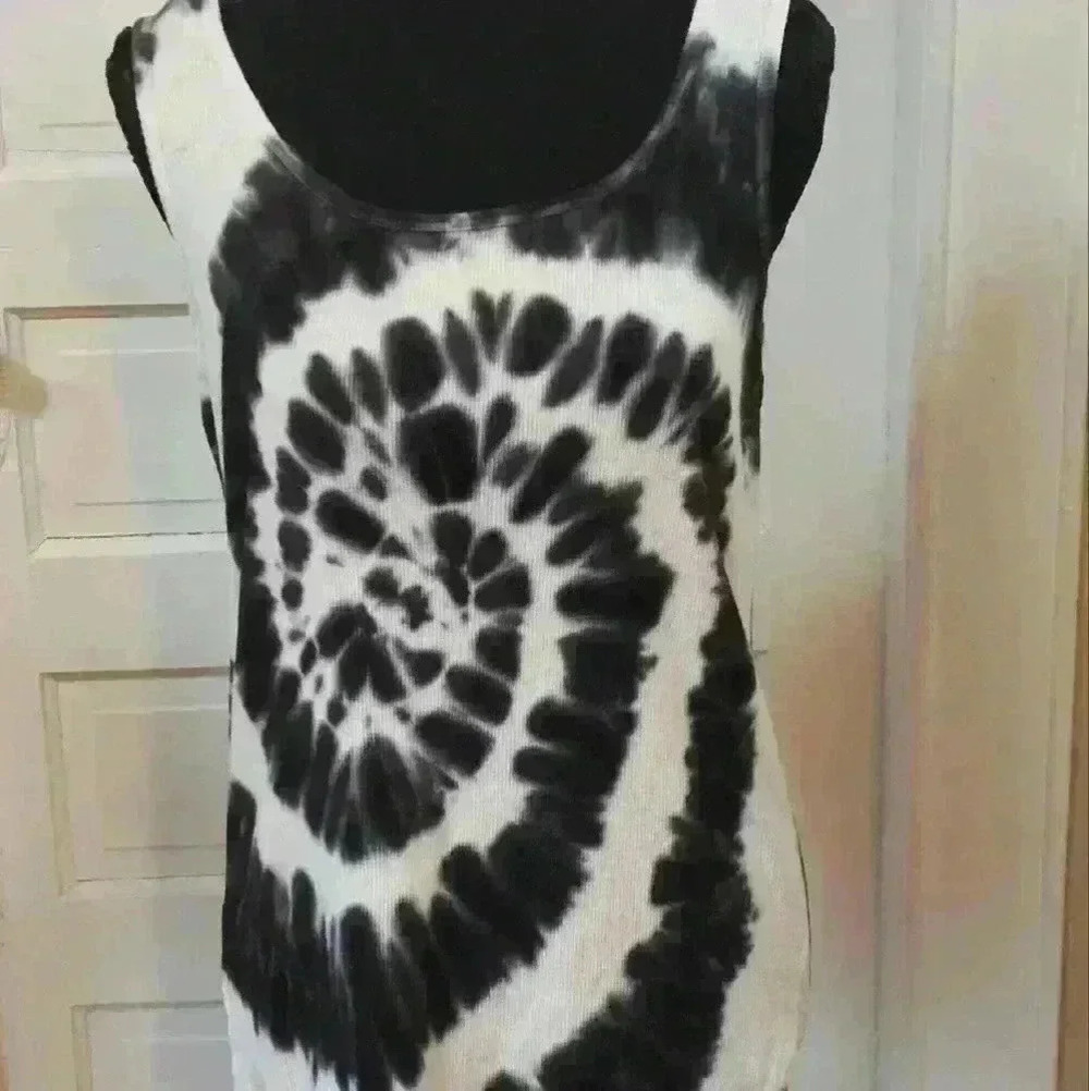 Relativity Tank Top  L0223